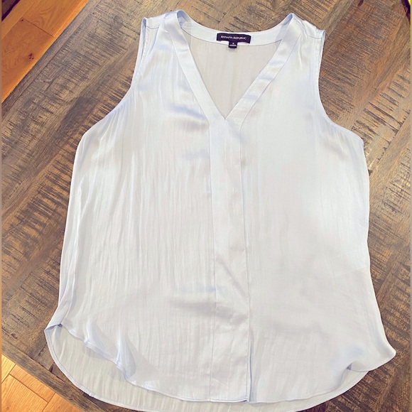 Banana Republic Silky Blue Sleeveless V-neck Blouse Size Small top shirt - Picture 1 of 6